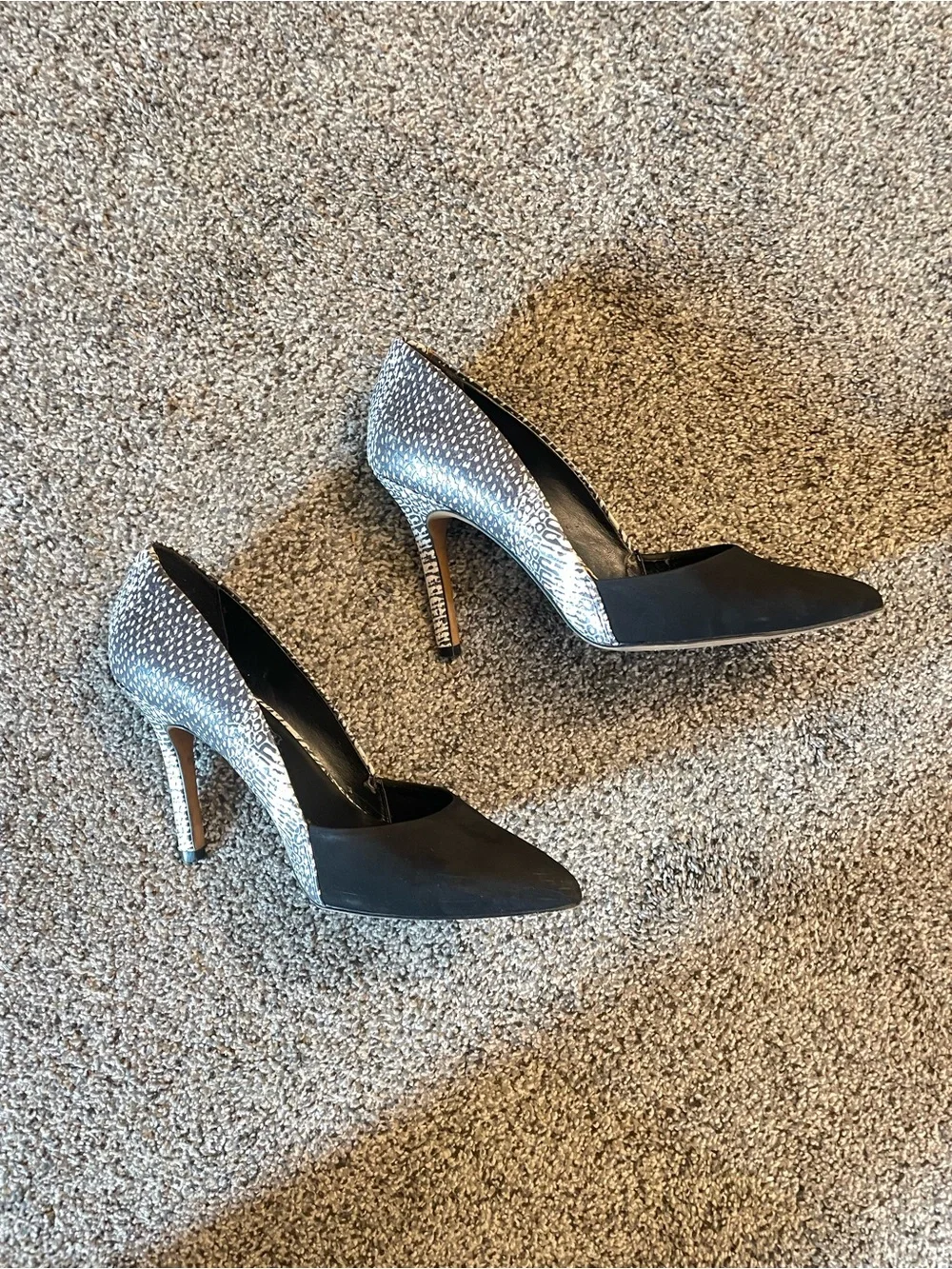 ALDO Black Pointed Toe Heels with Monochrome Pattern